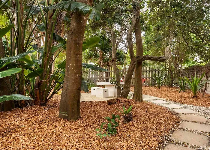 Beach House At Tallows - Pet-Friendly 4 Bedroom Retreat Byron Bay